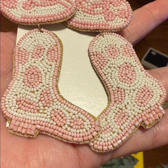 🆕🌿🩷WALKER ROSE: Kick Up Your Heels Seed Bead Earrings - Picture 5 of 7